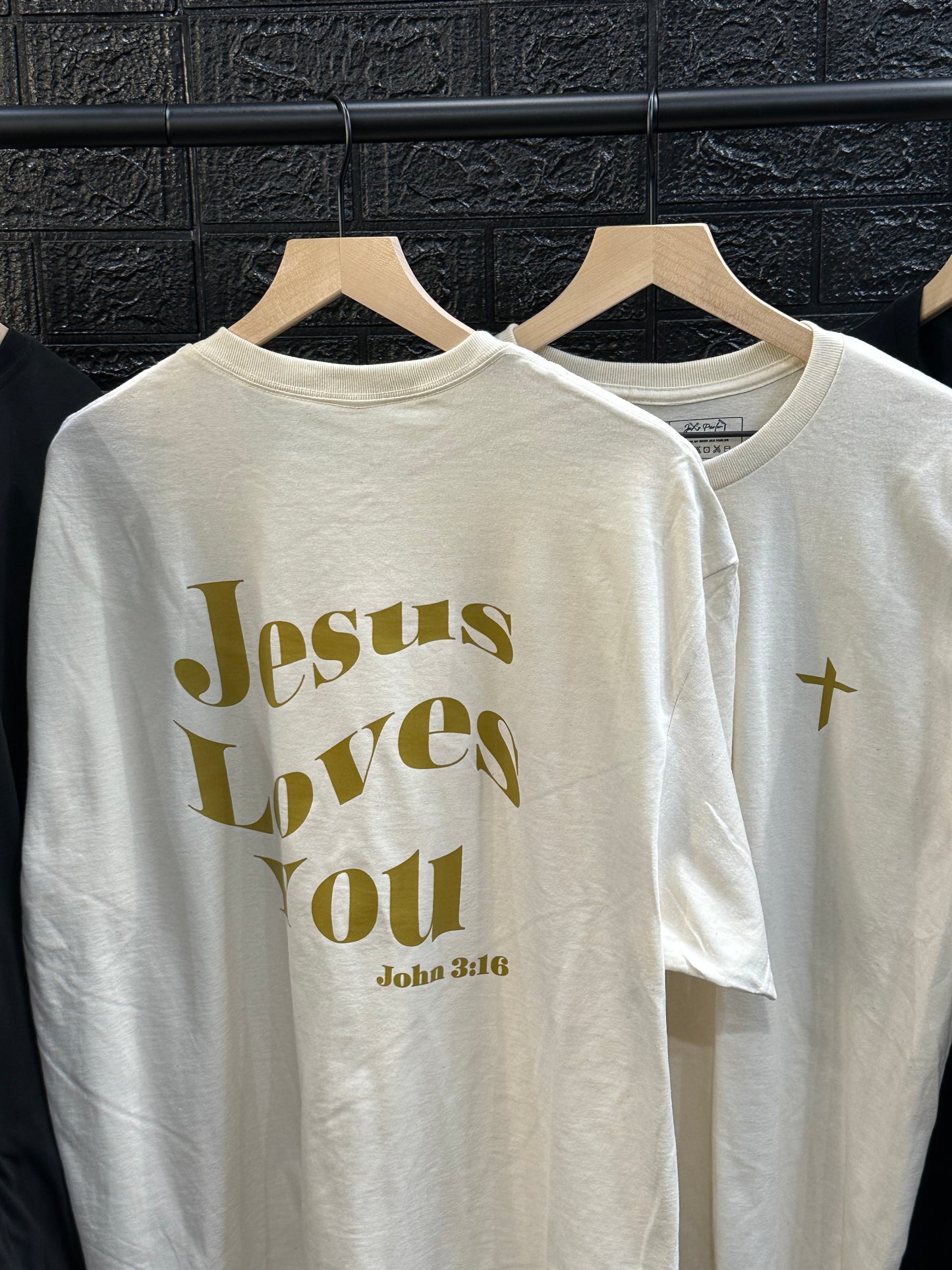 Jesus Loves You (cream)